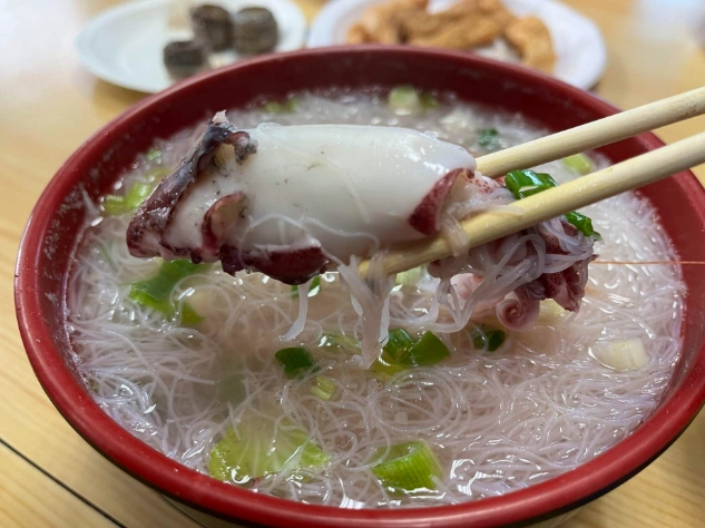 頂好名店城小卷米粉攻略：在地人推薦的必吃清單與避坑指南