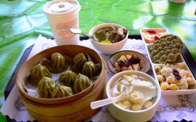 蓮花山公園美食地圖：資深吃貨的8家私藏餐廳與避坑指南