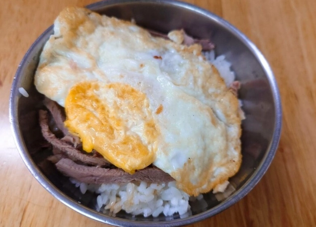 西湖市場美食全攻略：在地人帶路必吃攤位與隱藏版小吃