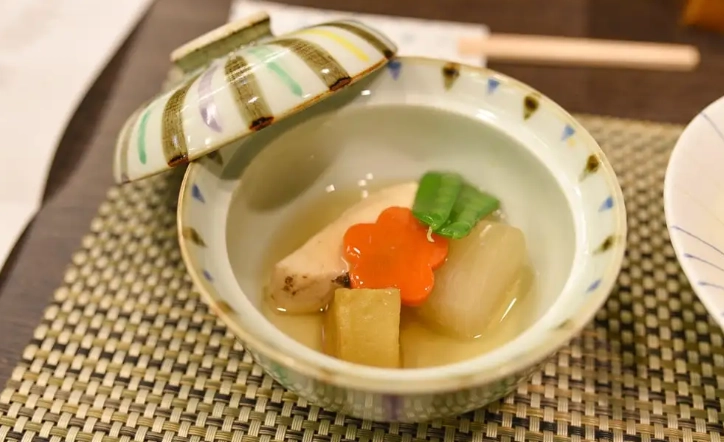 精選台灣5大溫泉飯店一泊二食推薦：從北到南的泡湯美食之旅