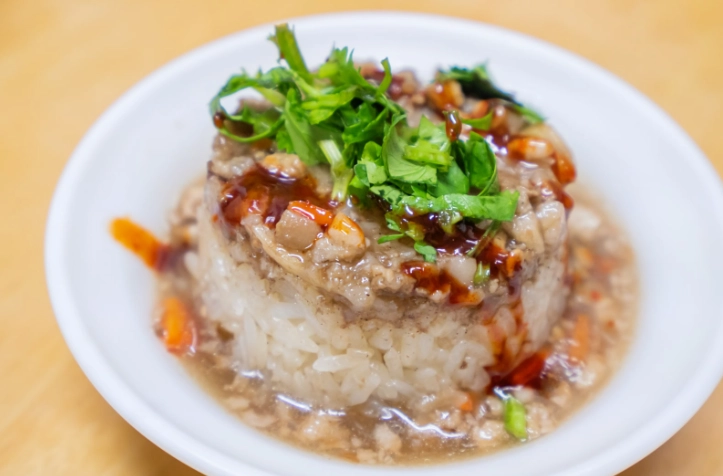 新北市必比登美食地圖：從街邊小吃到隱藏版餐廳的完整指南