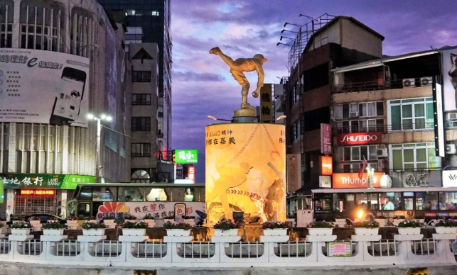 嘉義文化路逛街全攻略：美食地圖、購物清單、交通停車一次掌握