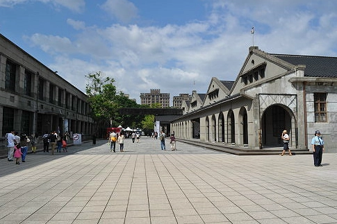 松山文創園區附近美食地圖：在地人帶路，從文青咖啡到深夜食堂完整攻略