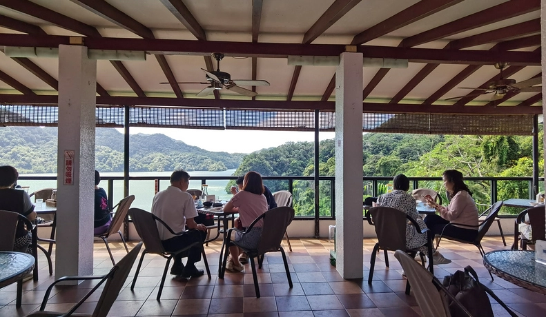 大溪湖畔咖啡二館完整攻略：湖景第一排的咖啡時光與親身體驗