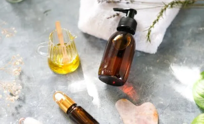純露與精油稀釋水差異 純露與精油稀釋水差異