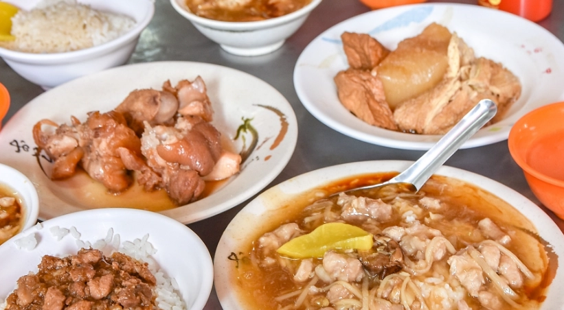 台中火車站附近平價美食地圖：在地人帶路，銅板價吃到飽！