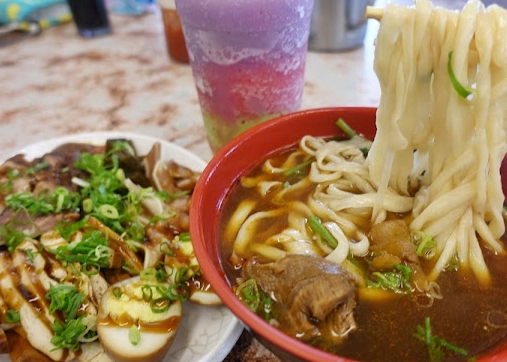 轉運站美食街