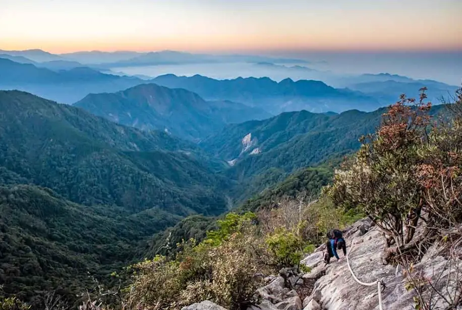 鳶嘴山登山許可 鳶嘴山登山許可