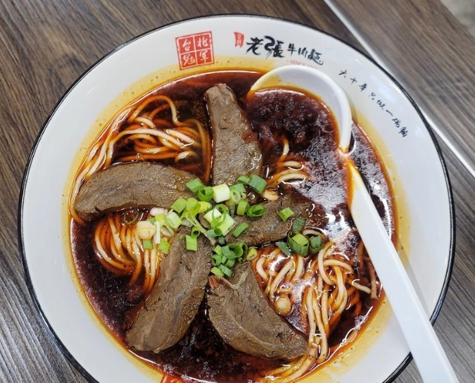 頂好名店城美食街終極攻略：必吃清單、隱藏店家與實用技巧
