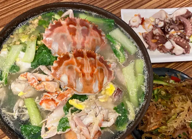 金山海鮮吃什麼？在地人帶路，從海鮮餐廳到漁港採買全攻略