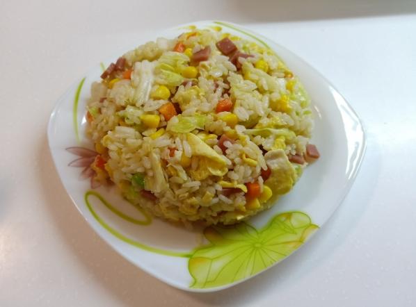 高丽菜炒饭素食 高丽菜炒饭素食