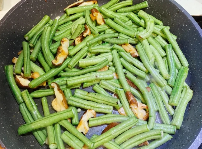 長豆炒香菇做法 長豆炒香菇做法