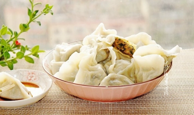 十个饺子热量